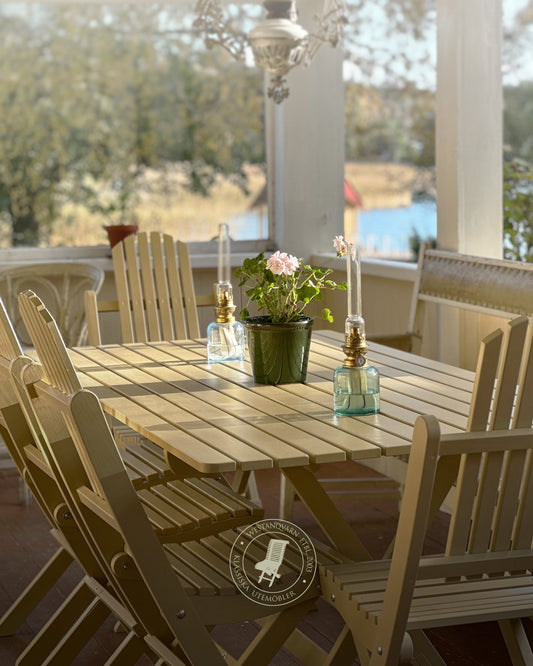 Stort och robust utebord i klassisk design - Westanqvarn